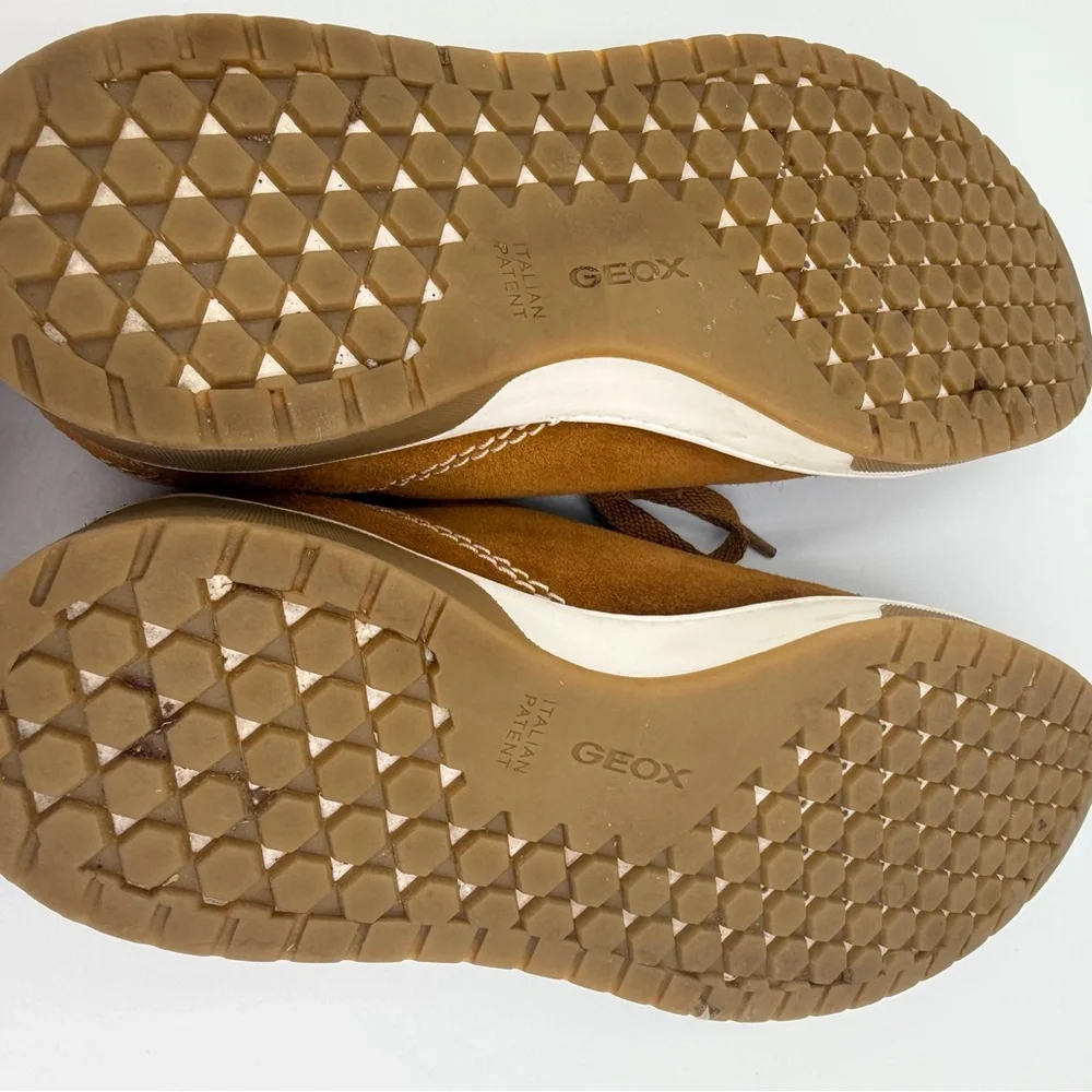 Geox Respira Brown Suede Lace-Up Sneakers – Size 35 (US 5)